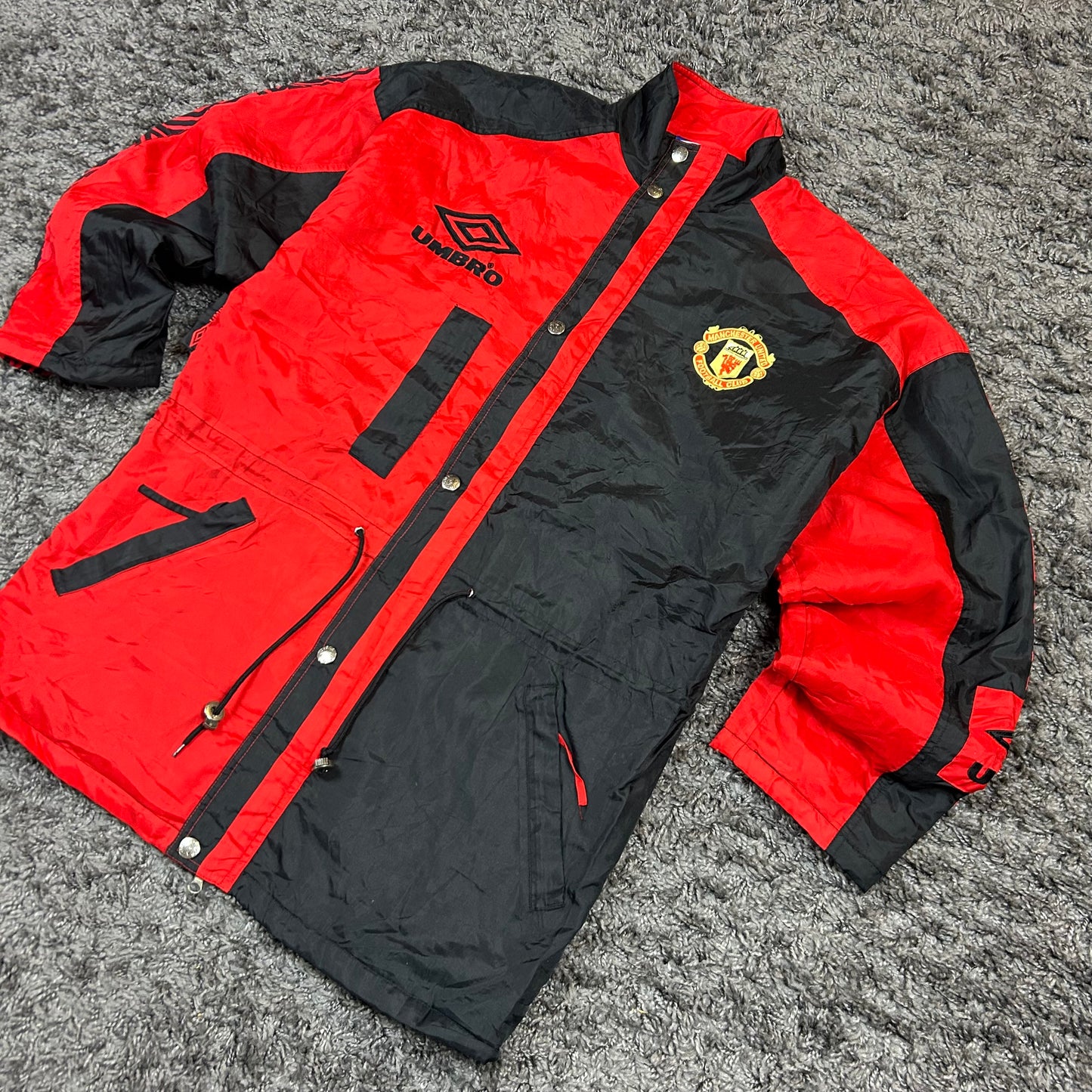 Manchester United 90s Mantel